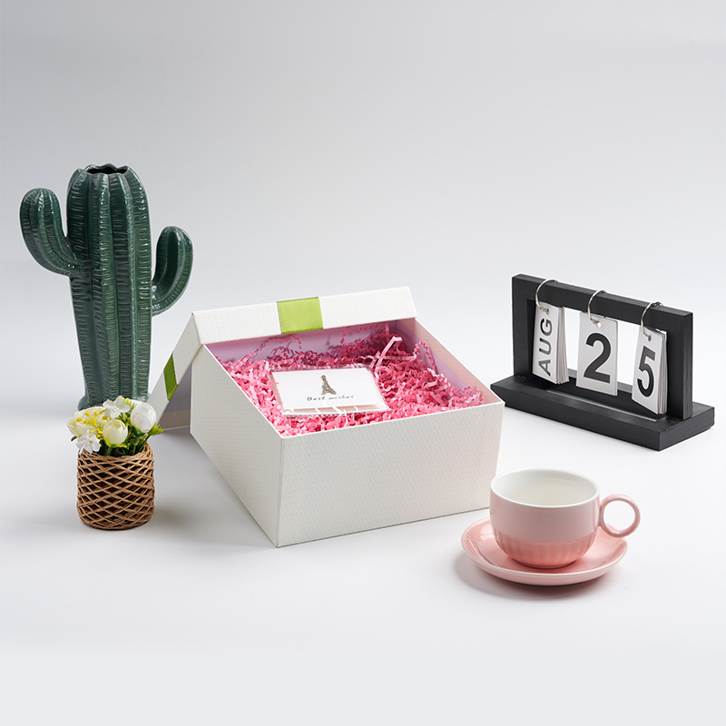 Standard Crinkled Single-Color Raffia Paper Shreds